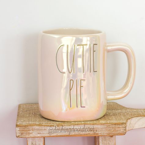 Valentine Coffee, Coffee Mug Gifts, Painted Post, Handmade Mugs, Iridescent Color, Coffee Valentines, Valentine Decor, Mug Handmade, Mug Gifts