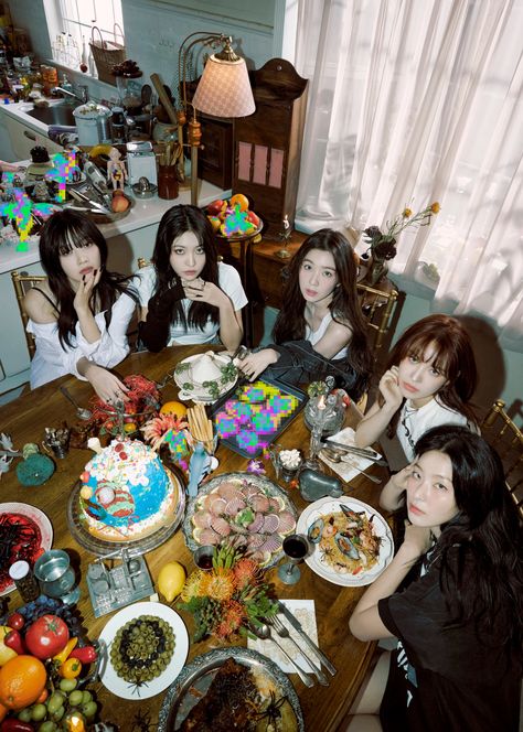 Red Velvet Birthday, Crazy Birthday, Red Velvet Photoshoot, Velvet Wallpaper, Festival 2022, Girl Cakes, Group Photos, Kpop Girl Groups, K Idols