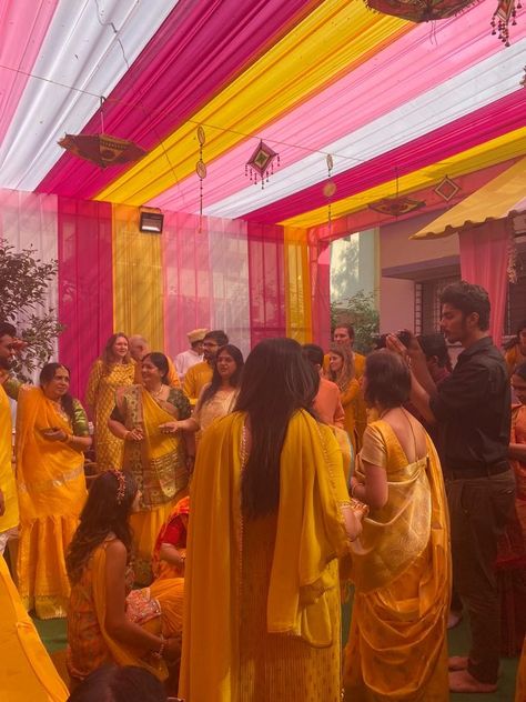 Haldi Vibes Snap, Haldi Snap, Fake Wedding Snaps, Indian Wedding Snapchat Story, Marriage Snap, Stage Decoration Photos, Collage Photo Frame Design, Desi Vibes, Smile Makeup