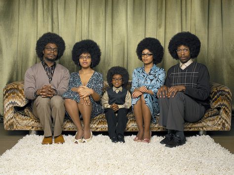 13 Things From The 1970s That Will Never Go Out Of Style Fotos Cringe, Awkward Photos, 70s Photos, Hair Specialist, Black Family, Portrait Pictures, Photographer Advertising, Black Hair Care, Afro Punk