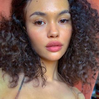 Isabella Peschardt, Biracial Women, Essence Makeup, Dramatic Hair, Classy Outfits Men, Olive Skin, Pretty Skin Care, Nose Job, Hair Flip