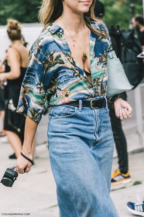 #fashionismypassion Camila Morrone, Walking Down The Street, Quoi Porter, High Waisted Jeans, Summer Trends, Mode Inspiration, Street Styles, Summer Wardrobe, Look Fashion