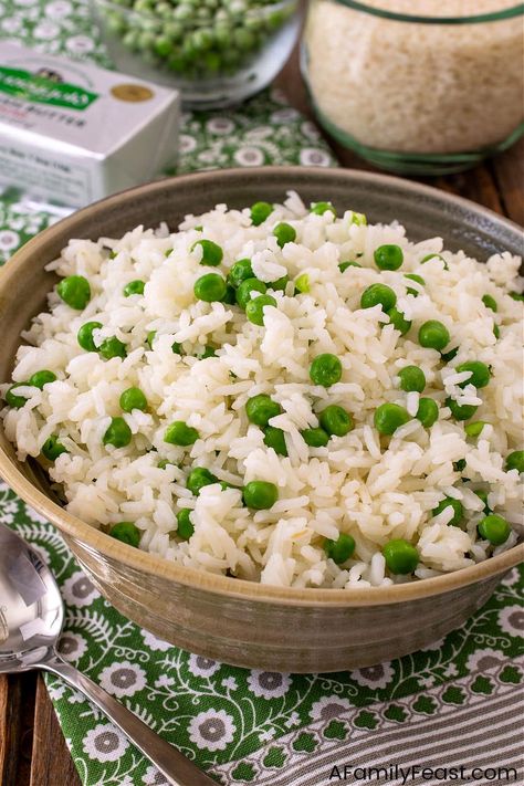 Rice Pilaf With Peas, Rice With Peas Recipes, Rice With Butter, Buttered Rice, Rice With Peas, Rice Recipes Side, Pasta Peas, Family Feast Recipes, Peas And Rice