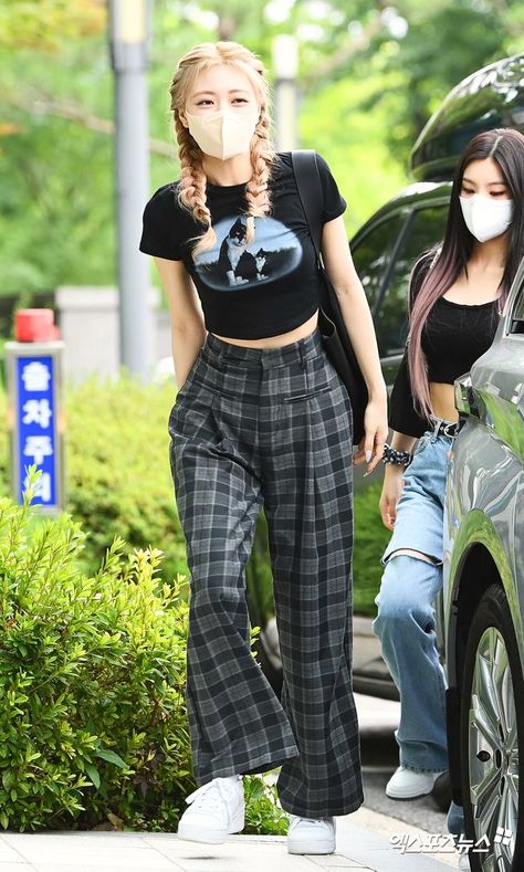 July 19, 2022 ITZY Yuna - MBC ‘Kim Shin Young’s Noon Song of Hope’ Commute 2022 Street Fashion, Hope Song, Teaching Outfits, Itzy Yuna, Yuna Itzy, Holy Moly, Girl Celebrities, Celebrity Outfits