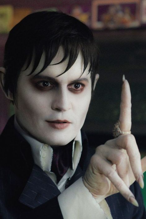 Tim Burton's Makeup Masterpieces by elle show the wonderful character only Depp can pull off. Note the sharp fringed bangs that are mirrored with the long pointed nails. Johnny Depp Dark Shadows, Dark Shadows Movie, Johnny Depp News, John Depp, Johnny Depp Characters, Barnabas Collins, Tim Burton Characters, Tim Burton Style, Vampire Makeup