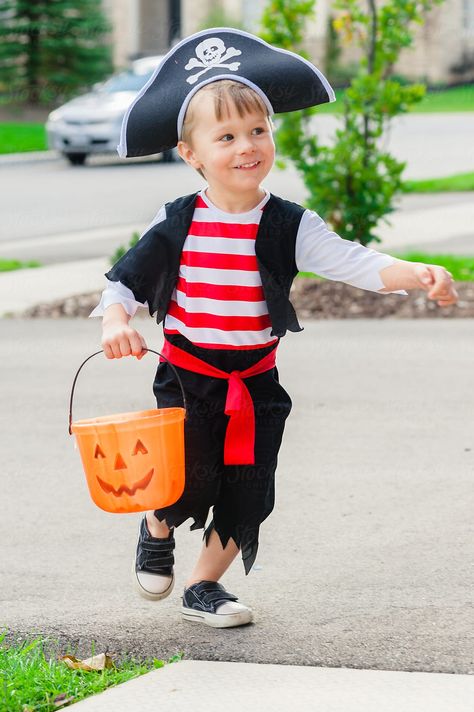 Pirate Toddler Costume Boy, Pirate Toddler Costume, Toddler Pirate Costume Diy, Toddler Pirate Costumes, Boys Pirate Costume, Pirate Costume Kids, Toddler Boy Costumes, Halloween Customs, Pirate Costume Diy