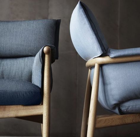 Hollace Cluny / E015 EMBRACE LOUNGE CHAIR by Eoos - Carl Hansen Scandinavian Armchair, Blue Lounge, Carl Hansen & Son, Carpet Texture, Wooden Structure, Carl Hansen, Contemporary Modern Furniture, The Embrace, Wing Chair