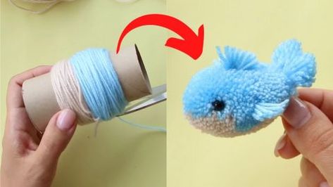 Pom Pom Fish, Pompom Craft, Pom Pom Tutorial, Wool Crafts Diy, Pompon Diy, Anime Crafts Diy, Dolls Handmade Diy, Woolen Craft, Diy Pom Poms