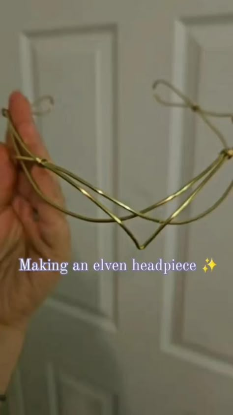 Diy Crown Jewelry, Forest Fairy Crown Tutorial, Diy Costume Headpiece, How To Make An Elf Crown, Met Gala Diy, Diy Elven Circlet, Elven Crown Diy, Wire Fairy Crown, Metal Crown Diy