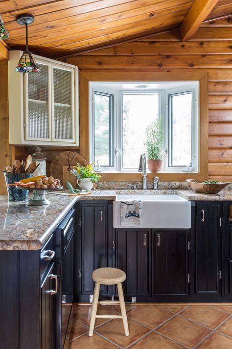 The curse of orange knotty pine walls Knotty Pine Decor, Color Kitchen Cabinets, Knotty Pine Kitchen, Knotty Pine Walls, Log Home Interior, Log Home Kitchens, Серая Кухня, Color Kitchen, Pine Kitchen