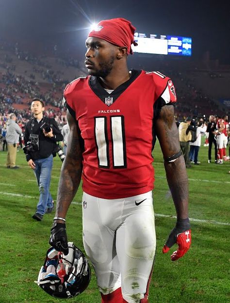 Nfl Falcons, Julio Jones, Nfl Photos, Russell Wilson, Wide Receiver, Nba Players, Net Worth, Nfl, Sports Jersey