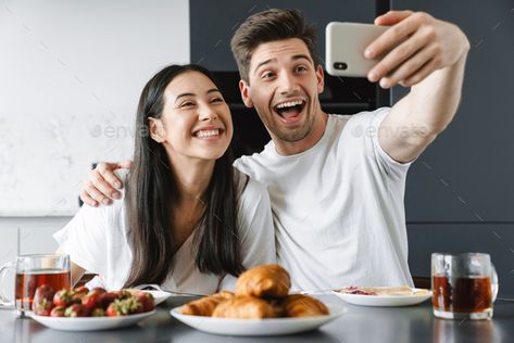 Couple Eating Breakfast, Couple At Home, Couple Eating, Photo Gift Tags, Wallpaper Iphone Disney Princess, Eating Breakfast, Baked Bacon, Coffee Shop Logo, Enjoy Winter