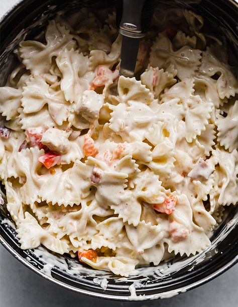 Chicken Bow Tie Festival, Easy Pasta Recipes Bowtie, Bow Tie Festival Recipe, Johnny Carinos Bow Tie Festival, Bowtie Alfredo Pasta, Johnny Carinos Skilletini Recipe, Johnny Carinos Recipes, Chicken Alfredo Bowtie Pasta, Chicken And Bowtie Pasta Recipes