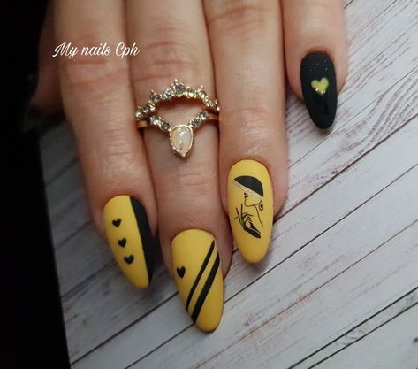 Huffle Puff Nails, Hufflepuff Nails Simple, Harry Potter Hufflepuff Nails, Harry Potter Nails Designs Hufflepuff, Hufflepuff Nail Art, Hufflepuff Nails, Harry Potter Nails Designs, Potter Nails, Harry Potter Nails