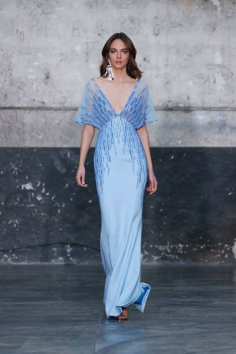 Maid Of Honor Dress Blue, Maid Of Honor Dress, Paris Fashion Week Runway, Georges Chakra, Maid Of Honour Dresses, Fancy Gowns, Haute Couture Dresses, Show Collection, Couture Week