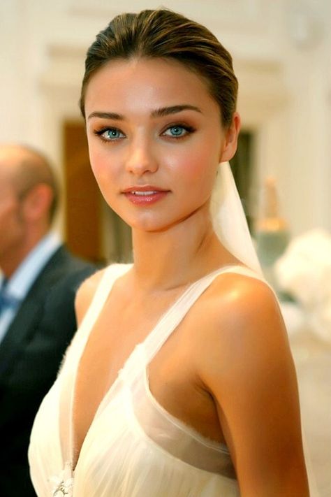 Celebrity Wedding Makeup, Make Up Sposa, Australian Brides, Wedding Makeup Ideas, Miranda Kerr Style, Bridal Makeup Natural, Wedding Traditions, Bride Makeup, Bridal Hair And Makeup