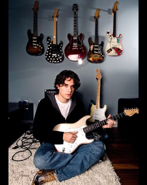 John Mayer Poster, John Mayer Guitar, Libra Men, John Mayer Concert, Prs Silver Sky, Bae Style, Apartment New York, Appartment Decor, American Idol Winner