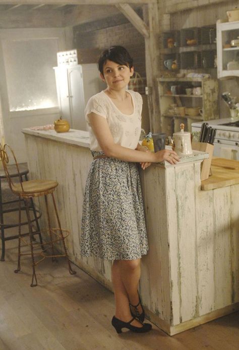 Once Upon a Time-Inspired Spaces Mary Margaret Style, Mary Margret, Mary Margaret Blanchard, Mary Margaret, 2010s Fashion, Ginnifer Goodwin, Zooey Deschanel, Dita Von Teese, Fashion Tv