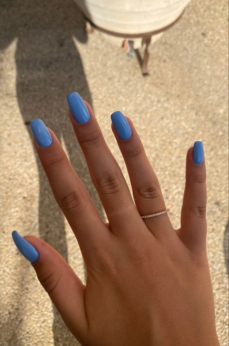 Summer Nails 2023 Natural Nail, Plain Nail Inspo Summer, Plain Holiday Nails Summer, Almond Nails Ideas Solid Colors, Light Blue Nails 2023, Plain Blue Nails Acrylic, Summer Nails One Color Simple, Pretty Nails Winter, Cerulean Blue Nails