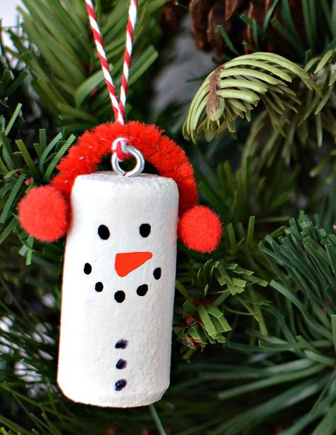 Eco-friendly DIY Christmas Decorations | Wholesome Culture Wine Cork Snowman, Snowman Christmas Crafts, Cork Snowman, Crafts Snowman, Wine Cork Crafts Christmas, Christmas Crafts Snowman, Cork Christmas, Cork Crafts Christmas, Wine Cork Diy Crafts