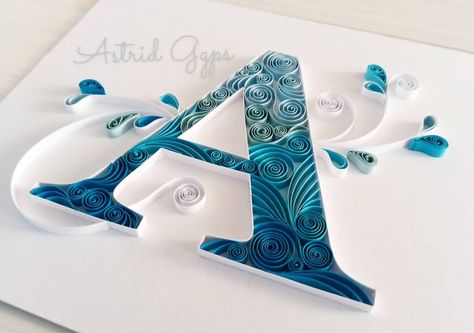 Quilling Letters Alphabet, Pepper Craft, Quiling Paper Art, Free Quilling Patterns, Quilling Flower Designs, Letter Cake Toppers, Quilling Letters, Letter Diy, Paper Quilling Tutorial