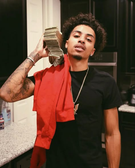 Attractive Light Skin Men, Lucas Coly, Light Skin Men, Cute Black Guys, Muslim Fashion Hijab, Cute Rappers, Young Black, Light Skin, Celebrities Male