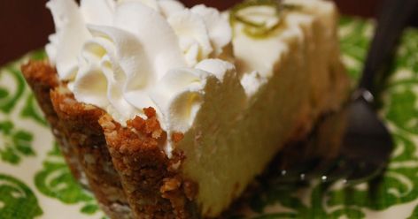 Studio 5: Key Lime Chiffon Pie with Coconut Cookie Crust & Candied Lime Peel Key Lime Pie Pioneer Woman, Keylime Pie Recipe, Pie Day, Best Pie, Coconut Cookies, Chocolate Pies, Cookie Crust, Lime Pie, Key Lime Pie