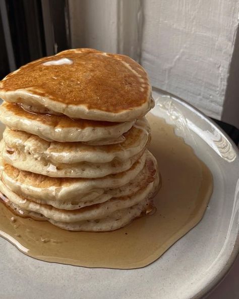 Pancake House Aesthetic, Making Pancakes Aesthetic, Butter Syrup, The Best Pancakes, Best Pancakes, Flavored Pancakes, Bakery Foods, Ice Cream Pies, How To Make Pancakes