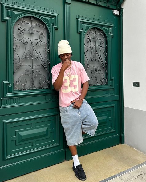 33 jersey Pink Top Outfit, Nerd Outfits, Pink Streetwear, Smart Casual Men, Men Street Fashion, Jersey Outfit, Retro Streetwear, Mens Outfit Inspiration, Streetwear Men