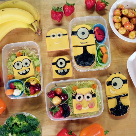 Your Kids Will Love This Easy-to-Make Minions Bento Box Healthy Bento Box Ideas, Bento Box Ideas, Healthy Bento, Bento Box Lunch For Kids, Bento Kids, Cute Bento, Popsugar Food, Easy Healthy Lunches, Bento Recipes