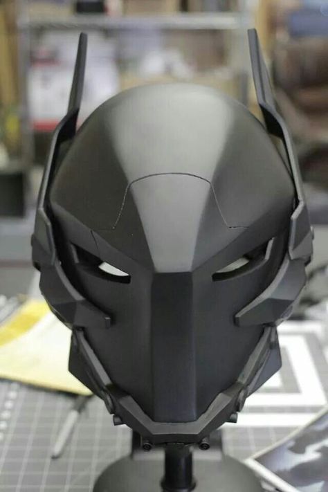 Truk Ford, Helmet Concept, Custom Motorcycle Helmets, Knights Helmet, Custom Helmets, Arkham Knight, Cool Masks, Custom Bike, Helmet Design