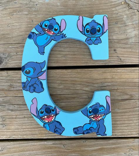 Letter Art Projects, Lilo And Stitch Diy, Letter Painting Ideas, Letter Painting Ideas Wooden, Wooden Letter Painting Ideas, Wooden Letter Ideas, Stitch Room, Letter Painting, Name Paintings