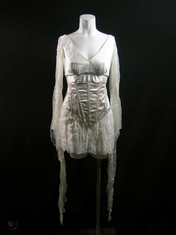 1195 Ella Enchanted (Anne Hathaway) Movie Costumes | #44776220 Ella Enchanted Wedding Dress, Ella Enchanted Outfits, Ella Enchanted Dress, Anne Hathaway Costume, Ella Enchanted Costume, Ella Enchanted Aesthetic, Ella Enchanted Movie, Enchanted Wedding Dress, Enchanted Dress