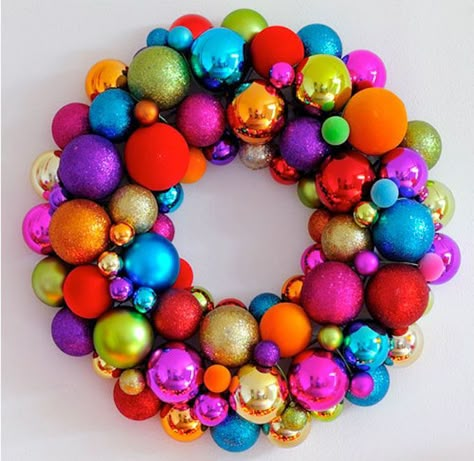 Recycled Christmas Tree, Bauble Wreath, Christmas Ornament Wreath, Colorful Christmas, Noel Christmas, Vintage Christmas Ornaments, Wreath Ideas, Christmas Stuff, Holiday Decorating