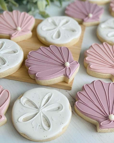 Sea Themed Desserts, Beach Sugar Cookies Decorated, Beach Bridal Shower Cookies, Seashell Birthday Party Ideas, Stingray Cookies, Beach Themed Sugar Cookies, How To Decorate Sugar Cookies, Beach Themed Decorated Cookies, One Der The Sea Cookies