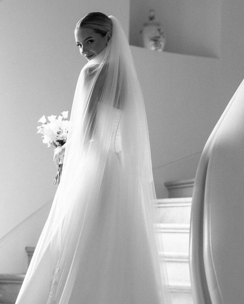 Portrait of Alexandra. Planning @whiteedenweddings Venue @chateaustmartin Dress @galialahav Hair @modernbeauties Makeup… | Instagram Olive Gown, Bridal Portraits Indoor, Love Campaign, Haute Couture Bridal, Tailored Wedding Dress, Caroline Castigliano, Wedding Fotos, Bridal Couple, Bridal Hair Veil