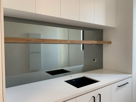 Smoked Mirror Splashback Kitchen, Servery Ideas, Grey Tinted Mirror, Mirror Splashback Kitchen, Mirrored Splashback, Coloured Glass Splashbacks, Glass Splashbacks Kitchen, Glass Tables, Glass Splashbacks