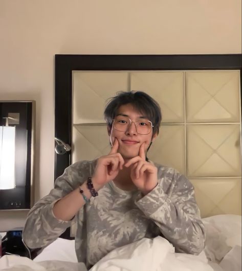 Mingi Selca Bed, Mingi Mirror Selfie, Cute Mingi Selca, Mingi Selca 2023, Mingi Ateez Cute Selca, Song Mingi Bare Face, Mingi Princess, Mingi Ateez, Song Mingi