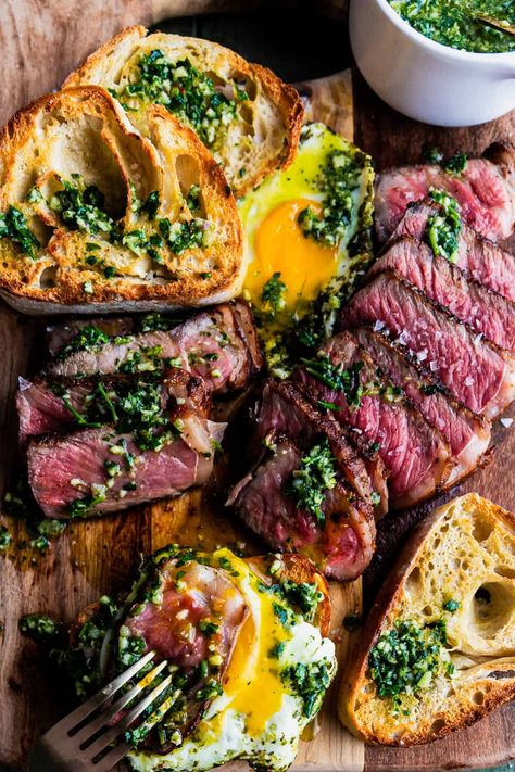 Brunch Steak Ideas, Non American Dinner Ideas, Steak And Pancakes, English Fry Up Breakfast, Breakfast Ideas With Meat, Carne Asada Breakfast, Country Style Breakfast, Steak For Breakfast Ideas, Steak And Eggs Sandwich