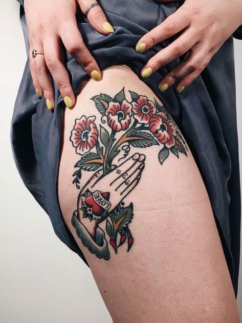 #tattooartist #inkedup #tattooinspiration #bodyart #tattooideas #inkaddict #tattoosofinstagram #tattooedlife #tattooing #tattoosleeve #inkedlife #tattooparlor #tattoodesigns #besttattoo #tattooshop #tattoostudio #tattooedandproud #tattooart #inkedgirls #tattooedguys Traditional Hip Tattoos Women, Thigh Tattoo Traditional, Traditional Rib Tattoo, Thigh Tattoos Women Traditional, Traditional Thigh Tattoo, Flower Tattoo On Ribs, Upper Thigh Tattoos, Traditional Tattoo Inspiration, Traditional Tattoo Flowers