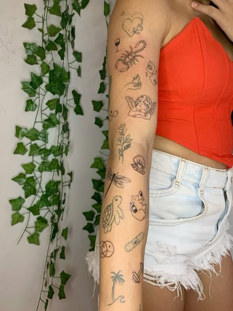 Doodle Sleeve Tattoo Women, Tattoo Flash Feminina, Pele Tattoo, Flower Hand Tattoo, Octopus Tattoo Sleeve, Around Arm Tattoo, Funky Tattoos, Color Cartoon, Petite Tattoos