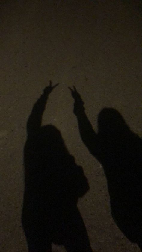 Sisters Shadow Photography, Asethic Friends Pictures, Best Friend Pictures Shadow, Two Girls Shadow Aesthetic, 2022 Instagram, Night Shadow, Funny Words To Say, Instagram Profile Picture Ideas, Shadow Photography