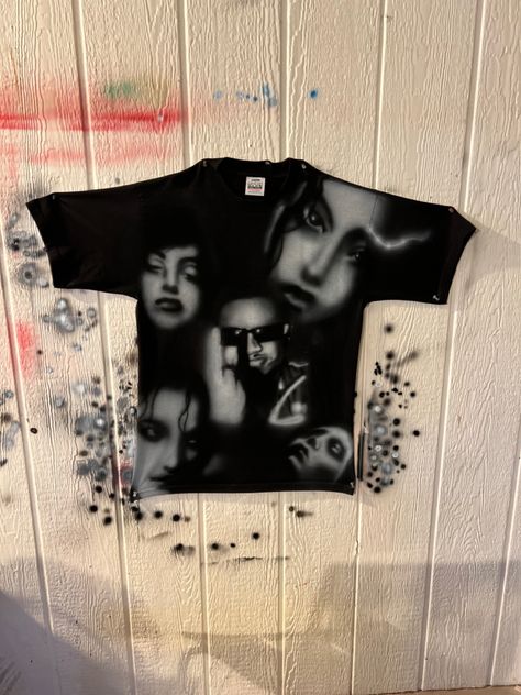 Air Brush Clothes, Airbrush Shirts 90s Outfit, Airbrush Butterfly, Airbrush Tee Aesthetic, Y2k Airbrush Shirt, Airbrushed Tshirt, Airbrushed Shirts 2000s, Airbrush Art Tshirt, Airbrush Clothes