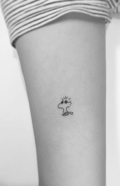 Small And Simple Tattoos, Simplistic Tattoo, 42 Tattoo, Snoopy Tattoo, Tattoo Diy, Tattoo Minimalist, Shape Tattoo, Small Girl Tattoos, Disney Tattoo