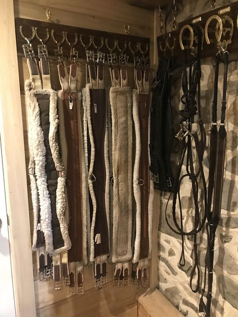 Horse Equipment Storage, Tack Room Ideas Organizations, Tack Room Aesthetic, English Tack Room, Dream Tack Room, Horse Tack Room Ideas, Stable Ideas Tack Room, Tack Room Organization Diy, Stables Aesthetic