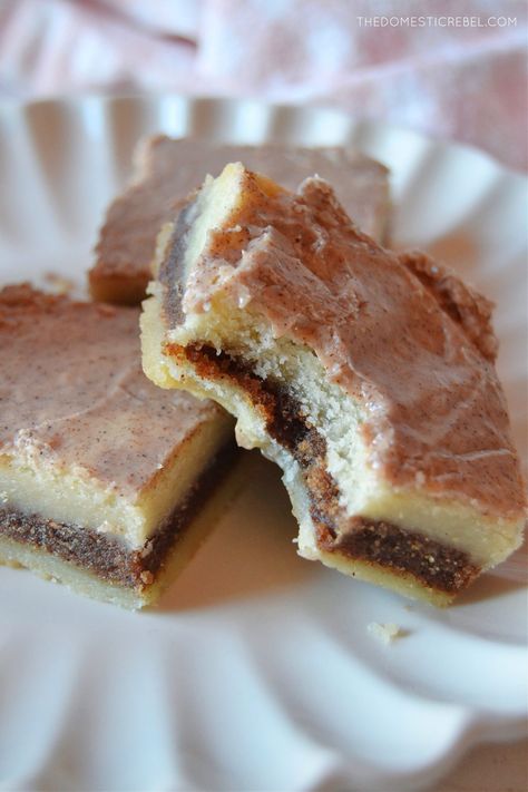 BROWN SUGAR CINNAMON POP TART BARS are like deep-dish Pop Tarts from your childhood into a warm, inviting cookie bar! Brown Sugar Pop Tarts, Cinnamon Glaze, Pop Tart, Cookie Bar, Shortbread Cookie, Bar Recipes, Deep Dish, Favorite Snack, Eat Dessert