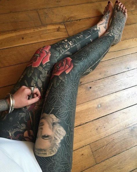 Tato 3d, Mangas Tattoo, Solid Black Tattoo, Full Leg Tattoos, Blackout Tattoo, Tattoos Geometric, Full Body Tattoo, Tattoos Skull, Leg Sleeve Tattoo