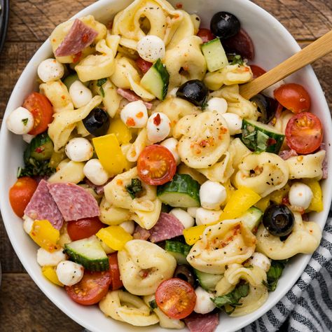 Mediterranean Tortellini, Tortellini Caprese Salad, Costco Copycat, Greek Tortellini Salad, Vegan Bacon Bits, Greek Pasta Salad Recipe, Bell Pepper Salad, Pasta Salad With Tortellini, Chicken Tortellini