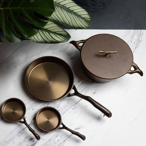 Japandi Cookware, Cottagecore Cookware, Cast Iron Pots And Pans Set, Cooking Healthy Aesthetic, Aesthetic Cookware, Cottagecore Cooking, Modern Cookware, Antique Cookware, Cooking Pots And Pans