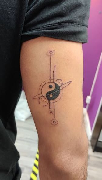 Geometric Yin Yang Tattoo, Yin Yang Tattoo Meaning, Luffy Tattoo, Hand Boy, Jing Y Jang, Yin Yang Tattoo, Sunset Tattoo, Ying Yang Tattoo, Tato Minimal